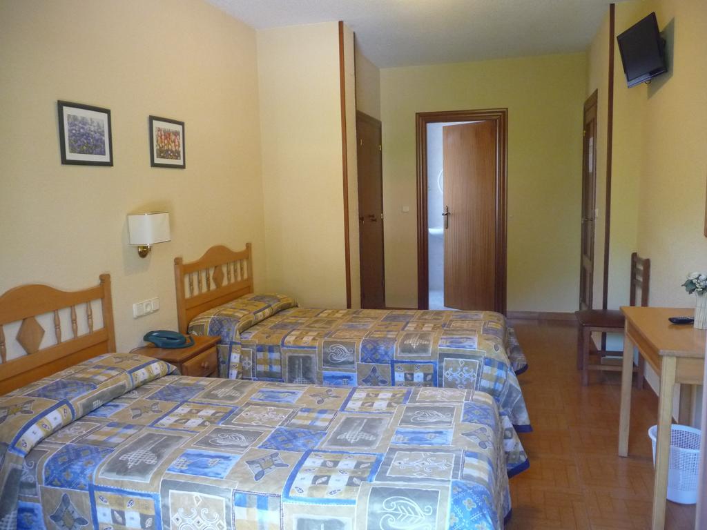 Hostal Gogar Puentenansa Buitenkant foto